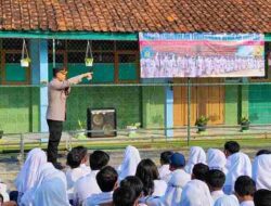 Tinjau Kegiatan MPLS, Polisi Datangi SMPN 1 Arjasari Kabupaten Bandung
