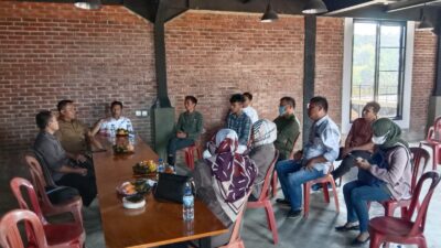 Awasi Pengembangan Daya Tarik Wisata, Komisi III Sebut Pengelolaan Kampung Buricak Burinong Perlu Dibenahi