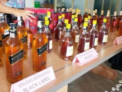 Ratusan Botol Miras Impor Oplosan Disita Polresta Bandung dari Kawasan Cimenyan