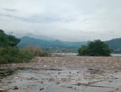 Pascabanjir Bandang Garut, Tumpukan Sampah Penuhi Waduk Jatigede Sumedang