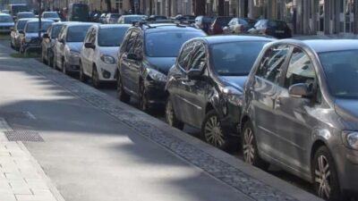 usia mobil