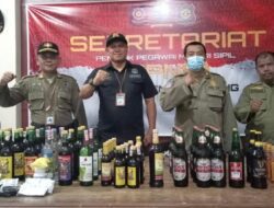 Ratusan Butir Obat-obatan Tanpa Izin dan Botol Miras Disita Satpol PP Sumedang