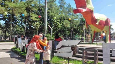 Manjakan Keluarga dengan Wisata Murah di Lapangan Tegallega Bandung