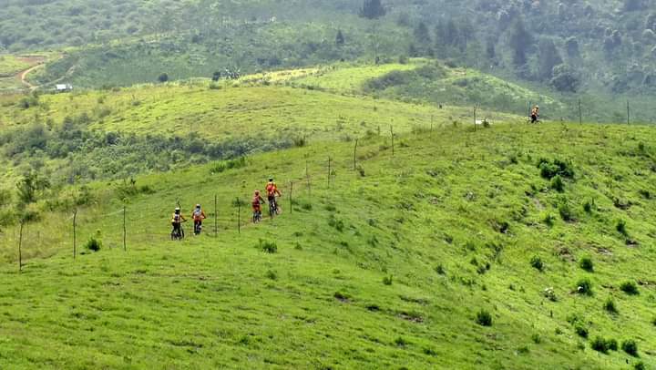 Menjajal Tanjakan Curug Sindulang