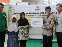 1.963 Lansia dan Yatim Duafa Dapat Santunan dari Baznas Bandung