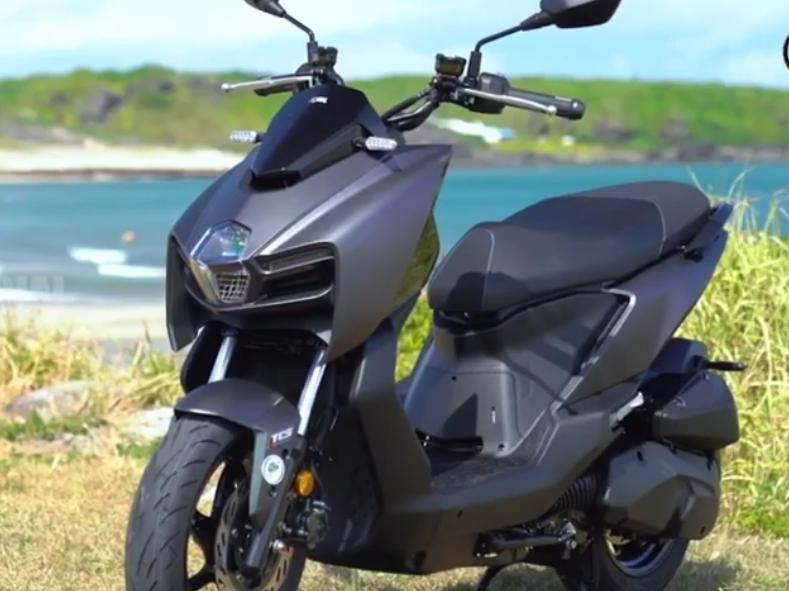 Motor Berdesain Ular Mamba