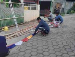 Ikuti SE Mensesneg, Warga di Sumedang Antusias Pasang Bendera dan Umbul umbul