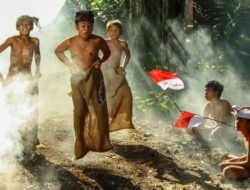 Sejarah Tarik Tambang Hingga Panjat Pinang yang Tak Pernah Absen Dilombakan di Hari Kemerdekaan Indonesia