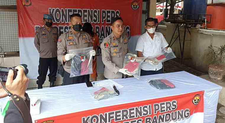 Aniaya Warga Hingga Tewas