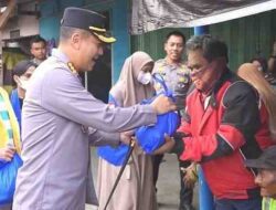 Pasca BBM Naik, Polresta Bandung Bareng Mahasiswa Tebar Sembako