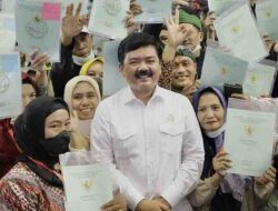 Sertifikat Tanah PTSL Dibagikan di Kabupaten Bandung, Ini Pesan Menteri ATR/BPN