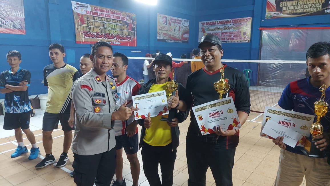 Badminton Piala Kapolsek Pamulihan