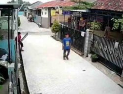 Video Aksi Dua Bocah Curi Tralis Besi di Kabupaten Bandung Hebohkan Jagat Maya
