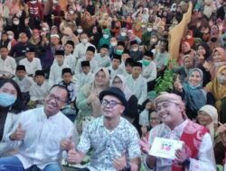 Lama Tak Jumpa, Ustad Evie Effendi Diserbu Ibu-ibu di Mal Jatos Sumedang