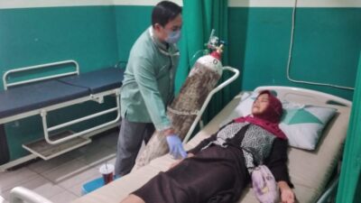 Diduga Stress, Seorang Wanita di Sumedang Todong Penumpang Angkot Hingga Jatuh Korban