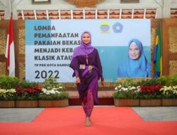 Wow! Emak-emak di Bandung Manfaatkan Kain Bekas Jadi Pakaian Baru