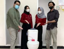 Keren! Tim Telkom University Bandung Ciptakan Toilet Cerdas