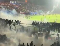 Tragedi Kanjuruhan Tewaskan Ratusan Orang, Bupati Sampaikan Bela Sungkawa