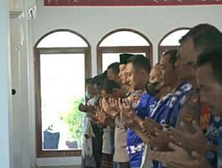 Kanjuruhan Berduka, Polisi dan Bobotoh di Kabupaten Bandung Gelar Salat Gaib
