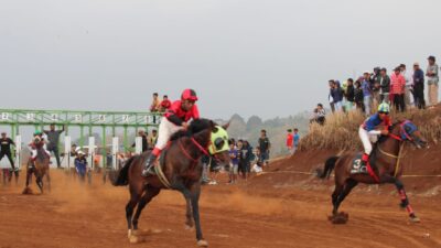 Balap Kuda Pacu