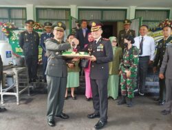 Polres Sumedang Beri Kejutan di HUT ke-77 TNI, Kirim Tumpeng dan Kue Ultah