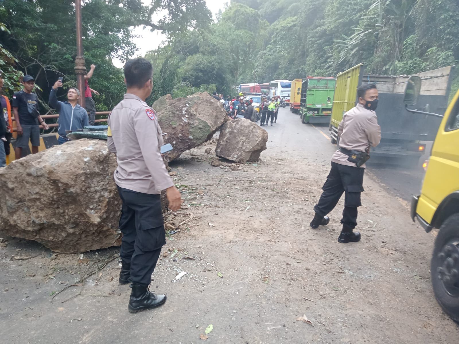 Kejadian Longsor Cadas Pangeran