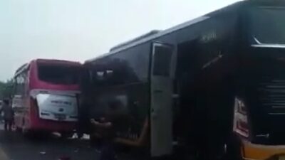 Bus Arimbi Jurusan Sumedang-Merak Alami Kecelakaan Beruntun di Tol Cipularang