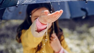 Tips menjaga kesehatan saat musim hujan