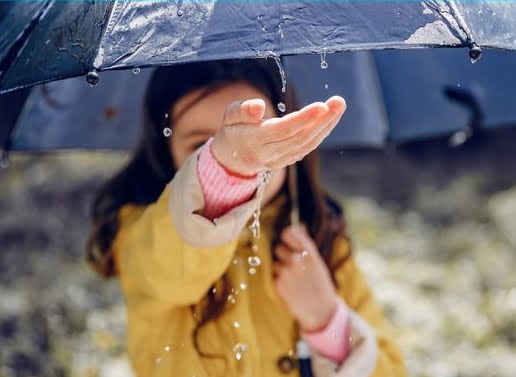 Tips menjaga kesehatan saat musim hujan