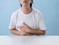 Apa Penyebab dan Obat Asam Lambung Naik? Simak di Sini!