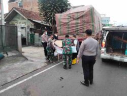 Diduga Rem Blong, Truk Tronton Gilas Pejalan Kaki di Jalan Raya Tanjungsari Sumedang