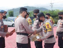 Enam Personel Berprestasi di Polres Sumedang Diberikan Penghargaan