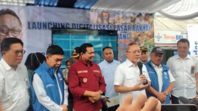 Mendag Zulkifli Hasan Resmikan Digitalisasi Pasar Tradisional di Tanjungsari Sumedang
