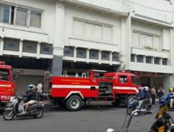 Gemparkan Warga, Kepulan Asap Pekat Muncul dari Gedung di Jalan Braga Bandung