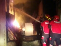 Gudang di Jalan Kebon Kopi Hangus Terbakar, Kerugian Capai Ratusan Juta