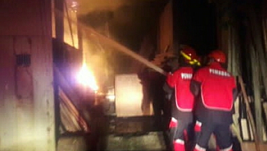Gudang terbakar