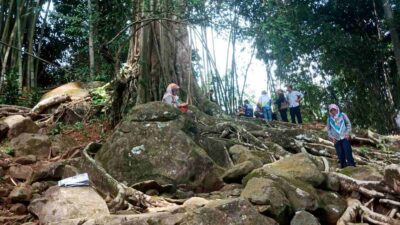 Diduga Cikal Bakal Kerajaan Tembong Agung, Situs Citembong Girang di Ganeas Sumedang Dikaji Tim Ahli