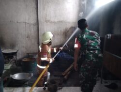 Kebakaran Ludeskan Pabrik Telor Gabus di Tanjungsari Sumedang