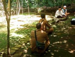 Arkeolog, Sejarawan dan Disparbudpora Datangi Situs Makam Buyut Cikadu Situraja Sumedang