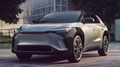 Mobil Listrik Toyota