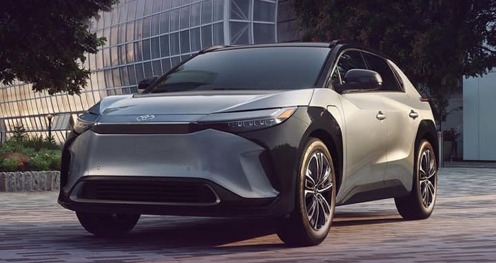 Mobil Listrik Toyota