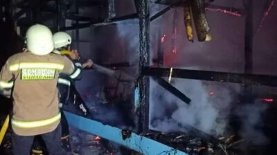 Rumah di Sumedang Terbakar, Pemilik Rumah Alami Luka Bakar