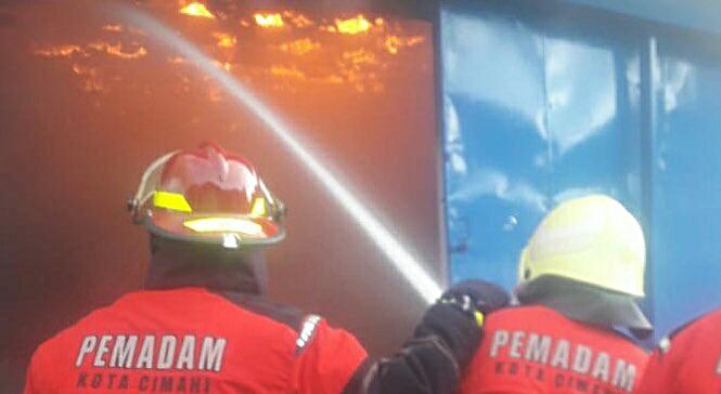 Gudang Karpet Terbakar