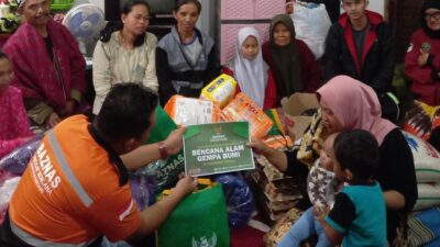 Baznas Tanggap Bencana Salurkan Bantuan Bagi Belasan Pengungsi Korban Gempa Cianjur di Sumedang