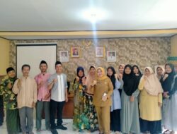 Guru Ngaji di Desa Karangheuleut Sumedang Sumringah Terima Insentif
