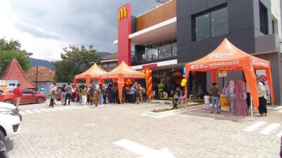 Pertama Dibuka, Mc Donald’s Jatinangor Sumedang Langsung Diburu Pengunjung