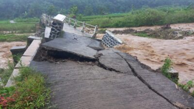 Soal Jembatan Ambruk di Ambit, BPBD Sumedang Sebut Ada Pendangkalan Sungai, Ini Langkah yang Diambil