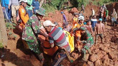 Korban Tertimbun Longsor Sindulang