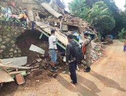 Rumah dan Warung Milik Warga di Kadakajaya Sumedang Tiba-tiba Ambruk