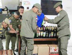 Jelang Nataru, Satpol PP Bandung Bongkar Penjualan Miras dan Obat Terlarang